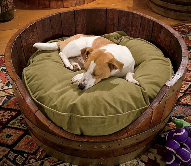 Wine-Barrel-Dog-Bed