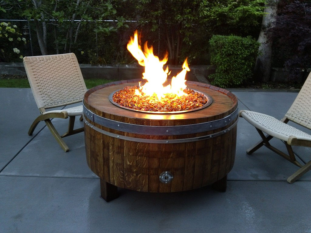 furniture-comely-outdoor-living-room-design-ideas-using-round-wine-barrel-outdoor-coffee-table-fire-pit-along-with-white-wicker-outdoor-fold-chair-fascinating-outdoor-coffee-table-fire-p