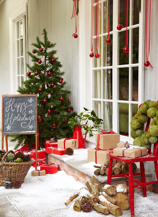 Christmas-Porch-Decorating_49