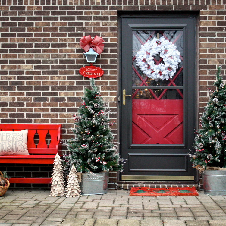 3 Ways to Decorate your Winter Porch