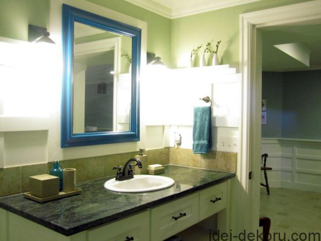 14101760-R3L8T8D-650-bathroom-mirror-in-peacock-overall