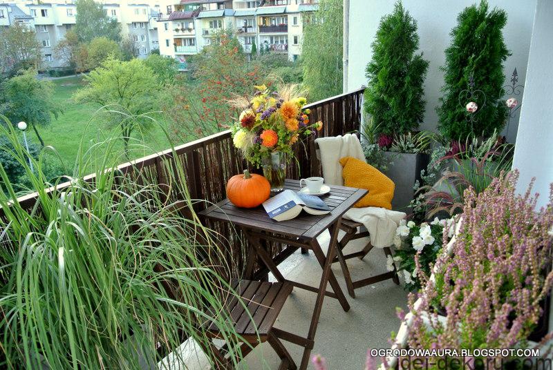balkon jesienia