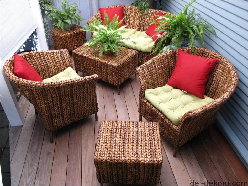 small-home-veranda-but-have-special-decorations-apply-elegant-outdoor-wicker-chairs-plus-stylish-cushions-and-decorative-plants-028-945x709