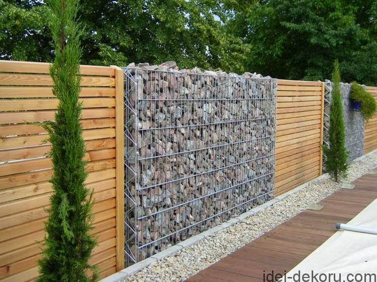 ideas-for-garden-fencing-Garden-fence-of-natural-stone-and-wood