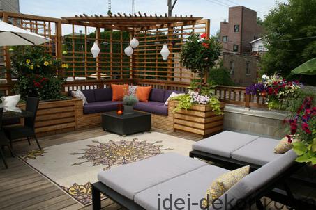 Corner-Sofa-Sets-and-Modern-Dark-Chairs-with-Umbrella-in-Eclectic-Outdoor-Patio-Design-Ideas