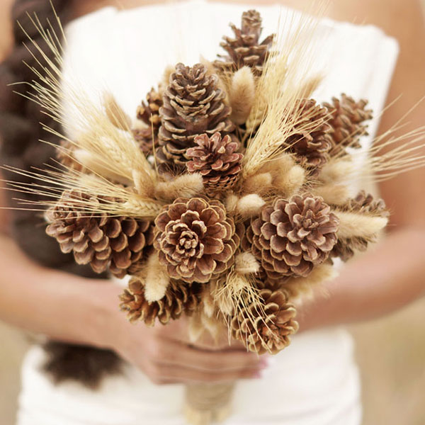 non-floral-bouquets-pinecones-amber-shaw-photography