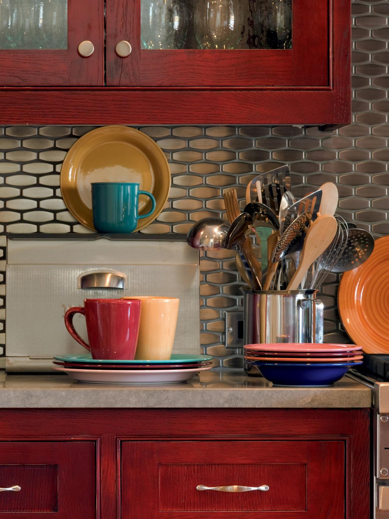 CI-Farrow-And-Ball-The-Art-of-Color-pg244_red-cabinet-and-backsplash_3x4.jpg.rend.hgtvcom.1280.1707