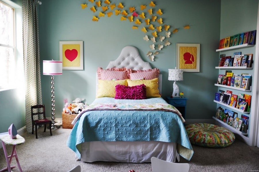 0-butterfly-wall-art-decor-ideas-yellow-and-white-bedroom-fairy-tale-girls-room-book-shelves-upholstered-bed-floor-lamps