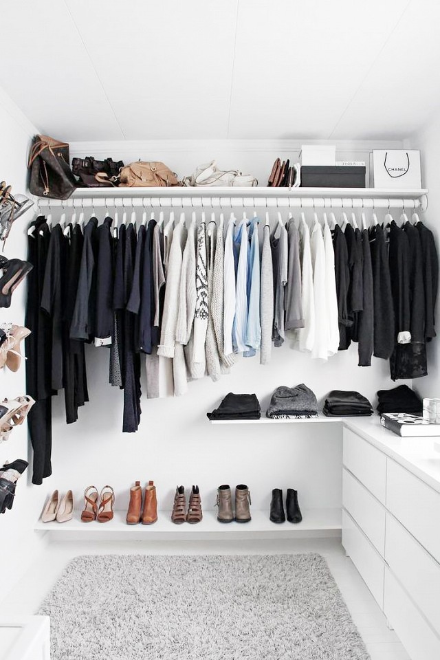 modern-all-white-walk-in-closet-with-a-basic-gray-ikea-Alhede-rug