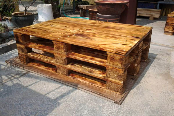 scorched-3-pallet-coffee-table