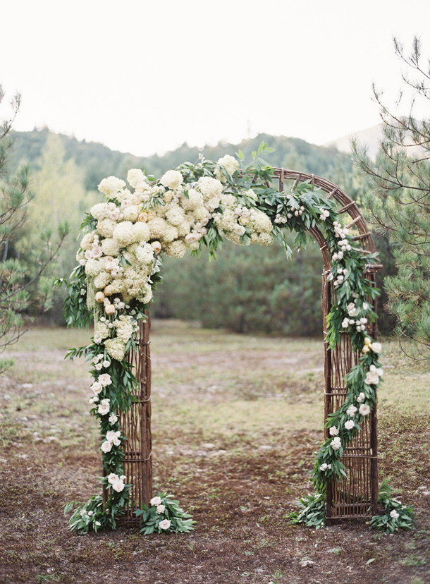 004-southboundbride-floral-wedding-ceremony-arches