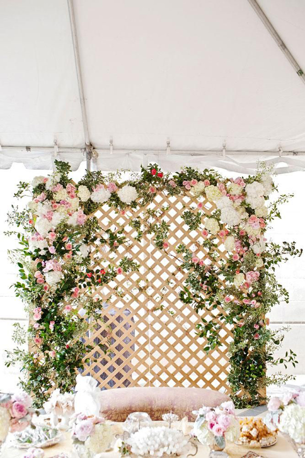 011-southboundbride-wedding-trend-flower-walls-backdrop