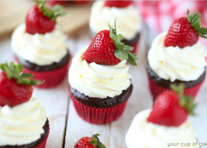 Chocolate-Strawberry-Cheesecake-Cupcakes