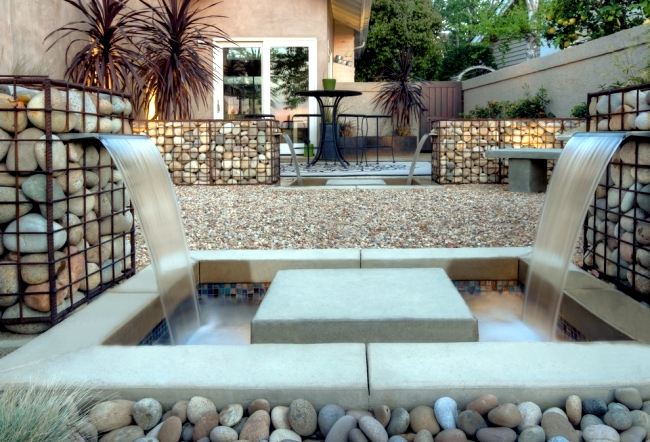 build-raised-beds-benches-and-gabion-fence-itself-gabions-in-the-garden-0-1126600596