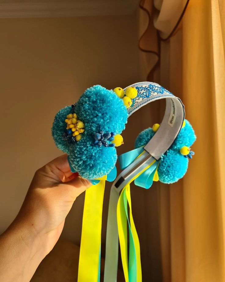 Як Створити Український Віночок Своїми Руками: Покроковий Майстер-Клас та Символіка Квітів